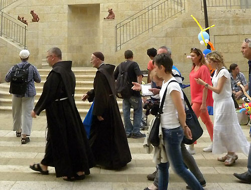 3 дня выходных и рабочий день увеличен на 2 часа