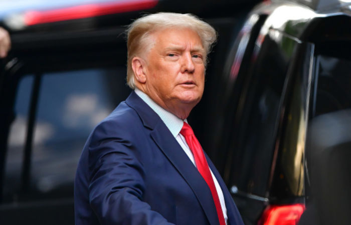 Трампа обвиняют в сексуальном домогательстве в канун выборов