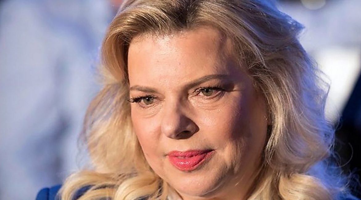 За новую стрижку Сара Нетаниягу снялась в рекламе