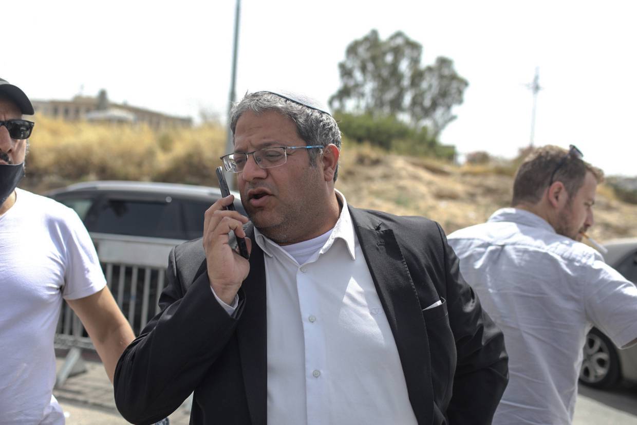 Депутат радикальной партии Израиля угрожал пистолетом сотрудникам парковки