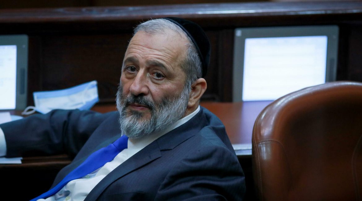 Мошенник и фальсификатор Арье Дери в 3-й раз станет министром