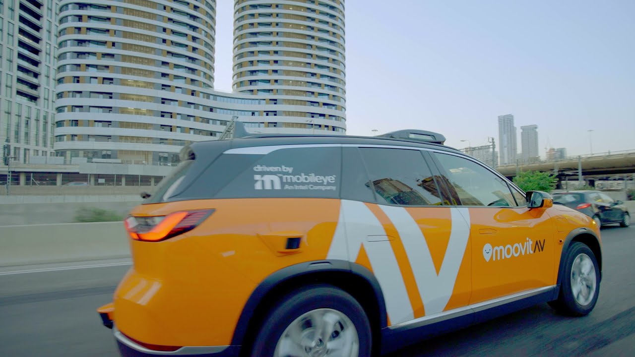 Роботы-официанты и автономное такси внедряются в города Израиля